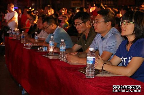 张家口宣化开展“推进残健共融、共创文明城市”阳光助残文艺晚会